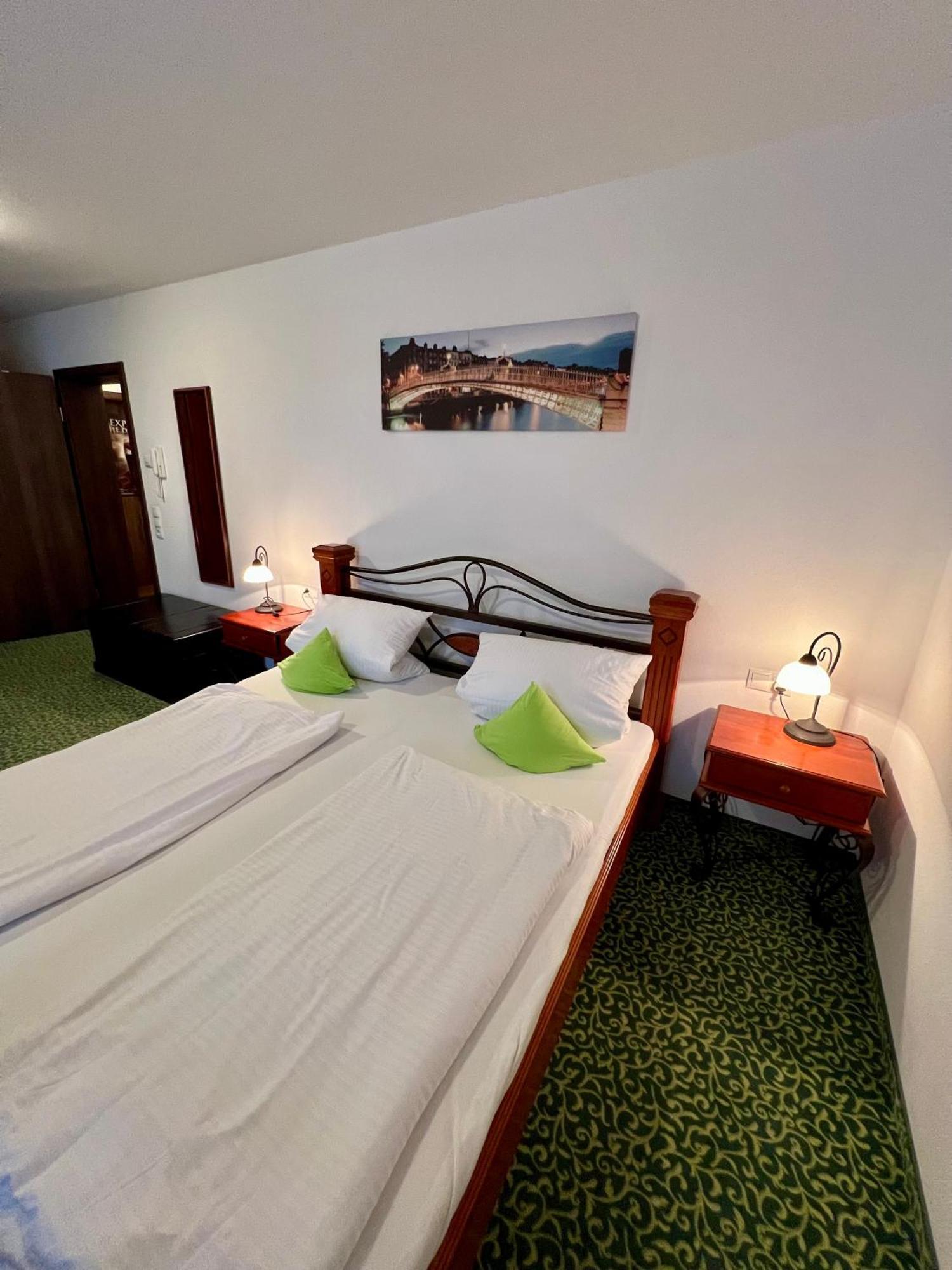 Vitushoehle & Vitusfort - Magie Von Irland Und Schottland Füssen Extérieur photo